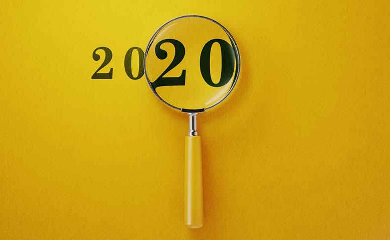 Suurennuslasi ja vuosi 2020