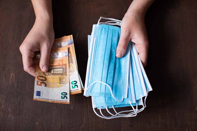 Euroja ja kasvomaskeja