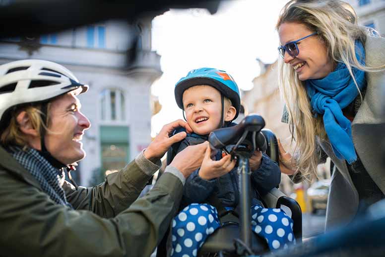 Kuljeta lapsi turvallisesti pyörän kyydissä – tasainen kyyti tuntuu lapsesta miellyttävältä