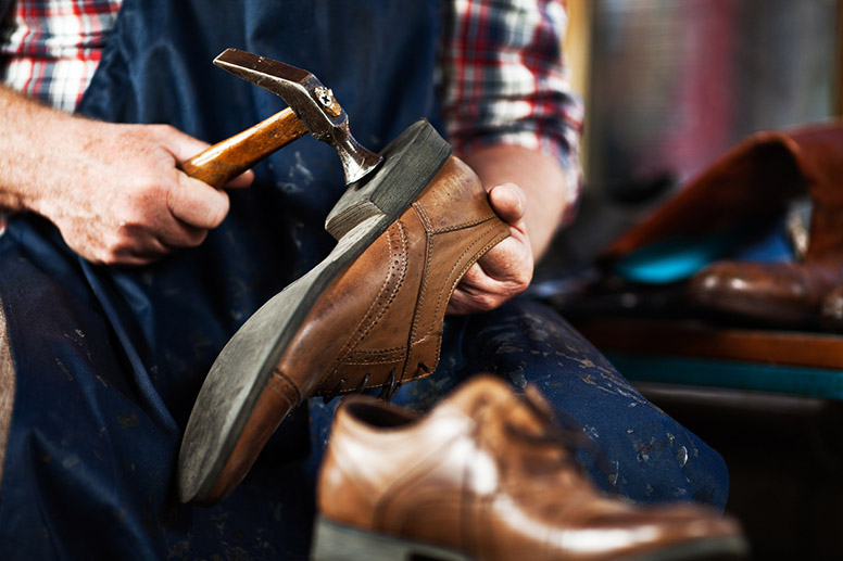 Apua suutarilta – milloin vanhat kengät kannattaa korjauttaa?