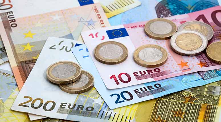 Euroseteleitä ja kolikoita