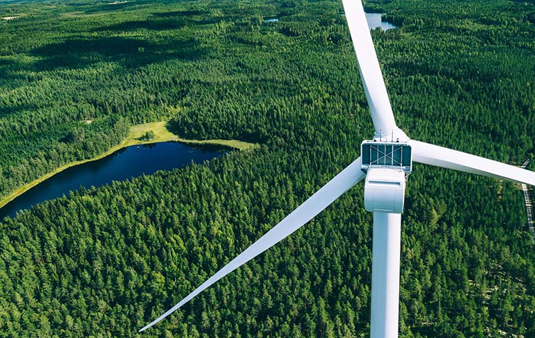 Tuuli- ja aurinkovoimaloista kiinteistöverotuloja etenkin Pohjois-Pohjanmaalle – suurin potti Simon kunnalle Lapissa