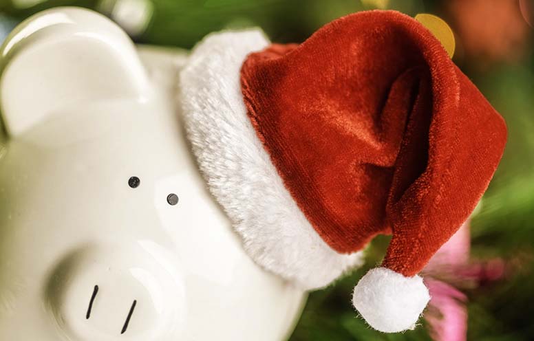 Säästöpossu ja tonttulakki