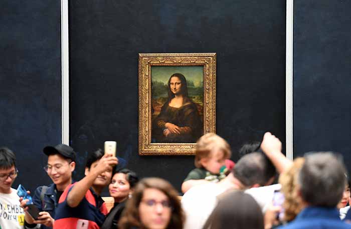 Maailman tunnetuin ja kallein muotokuva on Leonardo da Vincin Mona Lisa. Koska teos on museoitu, sen markkina-arvo on symbolinen. Jos hypoteettisesti teos tulisi myyntiin, olisi sen hinta karkeasti arvioiden 800 000 000‒1 miljardi euroa. Maalaus on Louvressa Pariisissa. Kuva: Lehtikuva