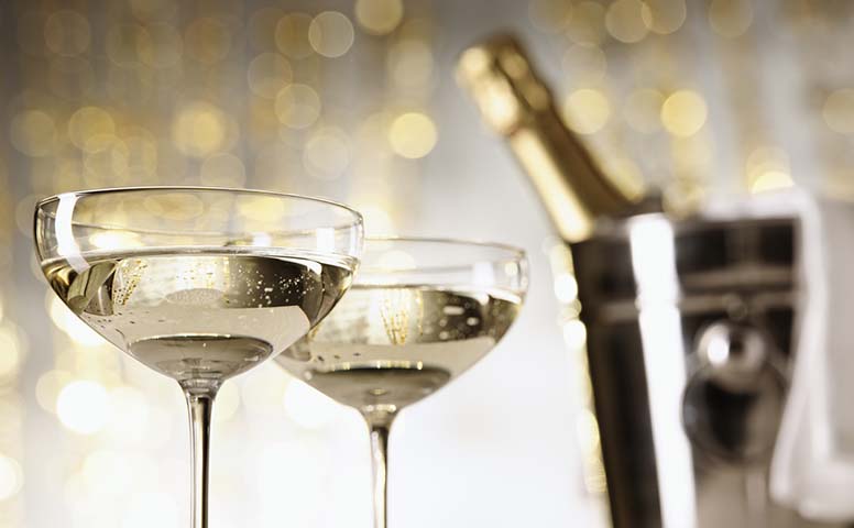 Kaksi lasia samppanjaa