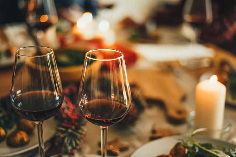 Joulukinkku, kalkkuna, kalat ja juustot – joulupöydän viisi viiniä