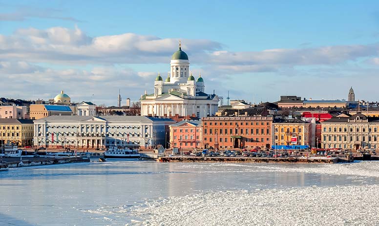 Helsinki, talvi, meri jäässä